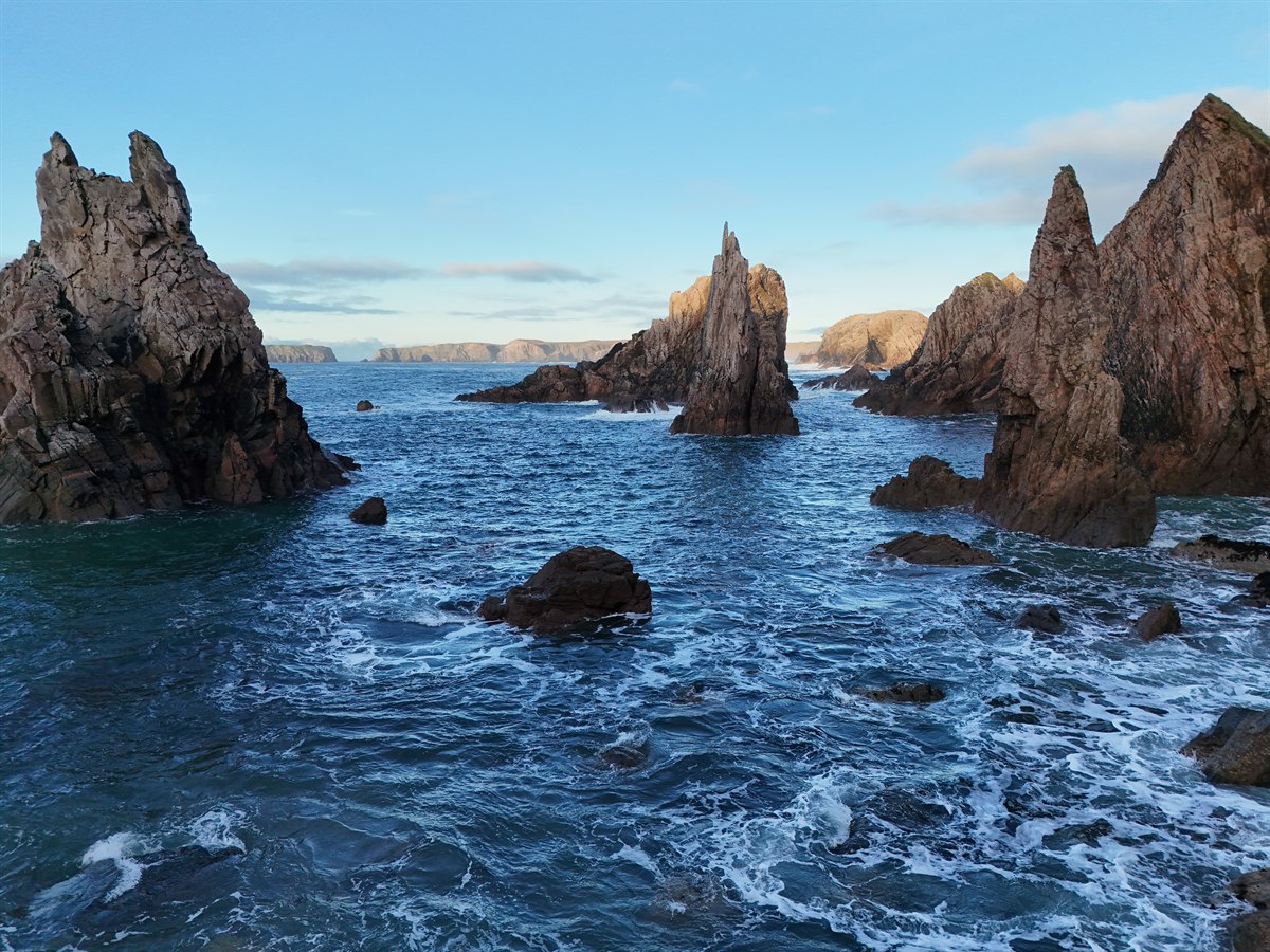 DJI_20251111151434_0279_D.JPG 航拍海蚀柱群