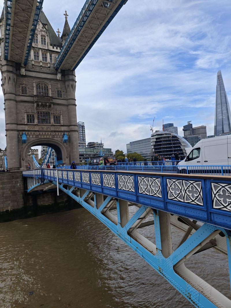 2025-10-20-london-09